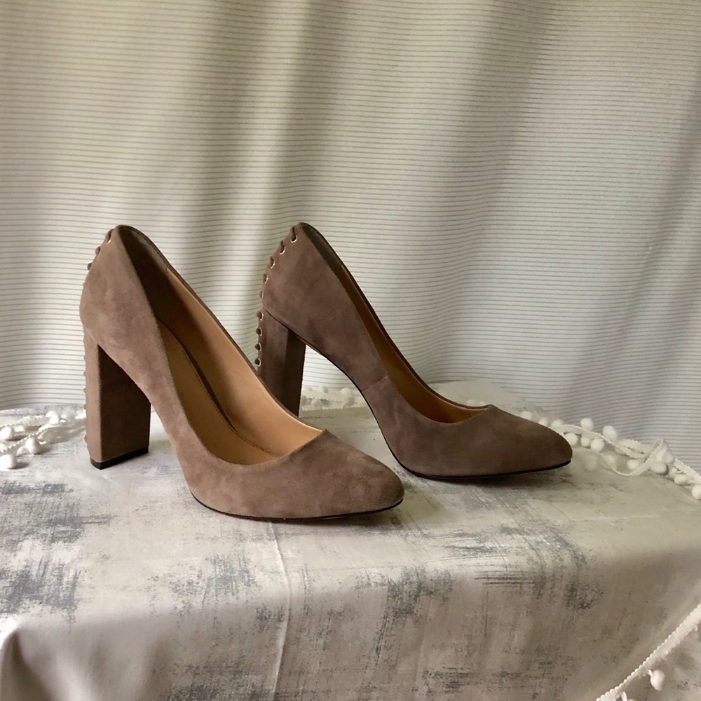 Gold Level (new): Vincent Camuto thick heel